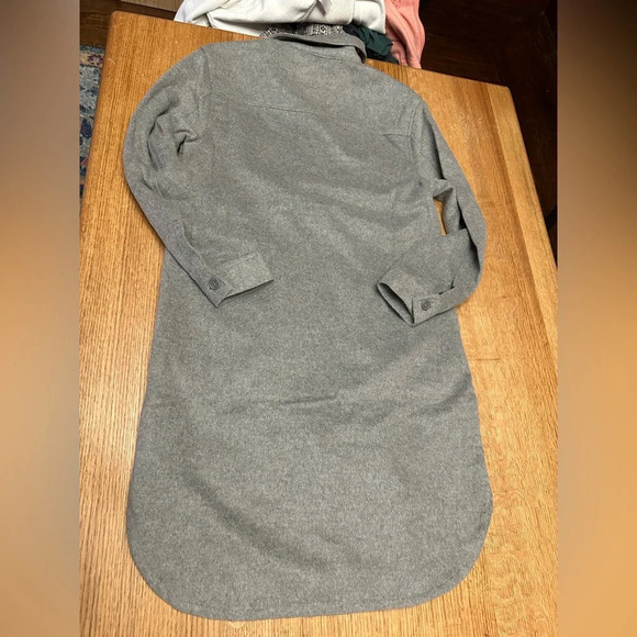 Jessica Simpson NWT Romi long gray flannel button up sz Medium 20” p2p - Picture 9 of 9